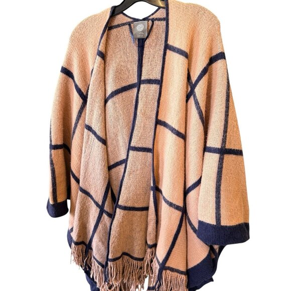 Vince Camuto Poncho Womens One Size Blush Pink Fringe Knit Ruana Wrap Cape Shawl - Picture 3 of 5